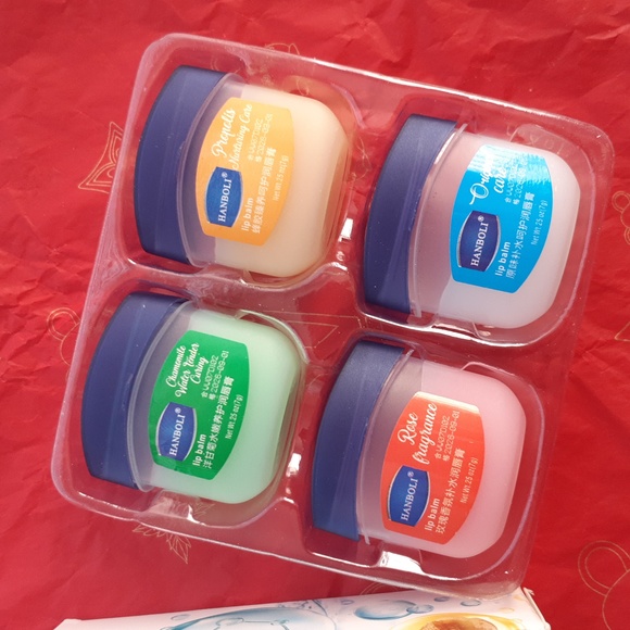 NIB lip balm quatuor - Picture 2 of 2